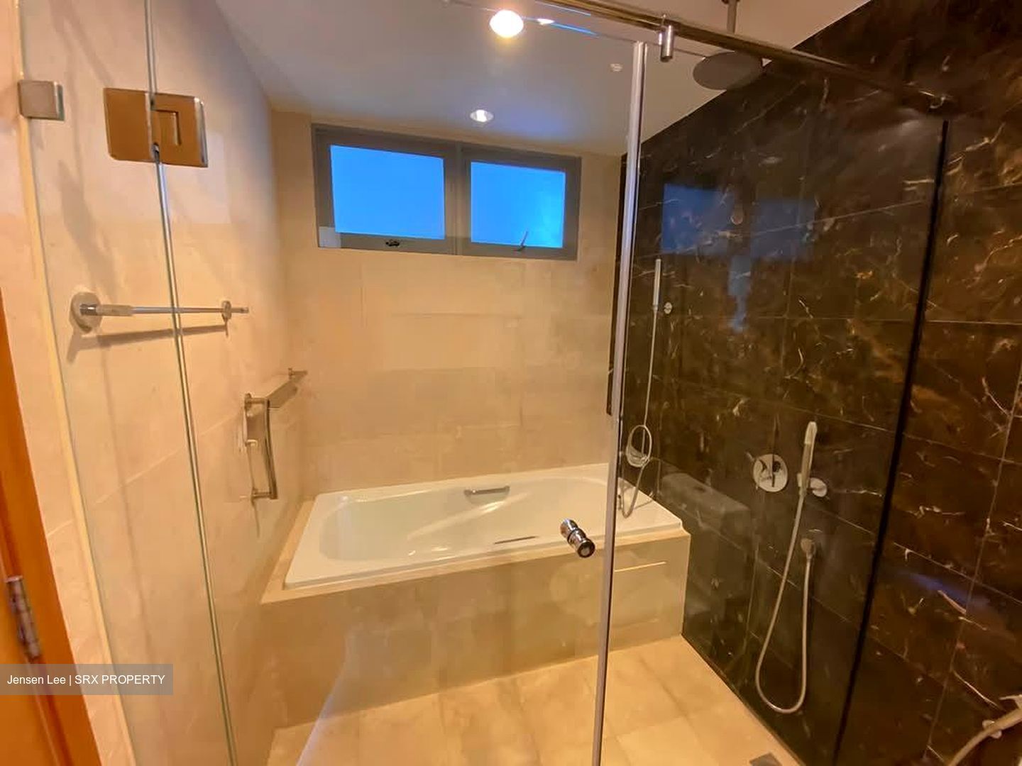 Centro Residences (D20), Condominium #566491451